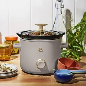 Beautiful 2 Qt Quart Slow Cooker Crock Pot Cream Drew Barrymore New in box
